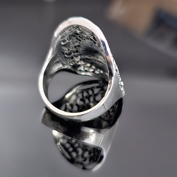 Big Bold Gorgeous Wide Band High Fashion Silver Statement Ring - Picture 6 of 6